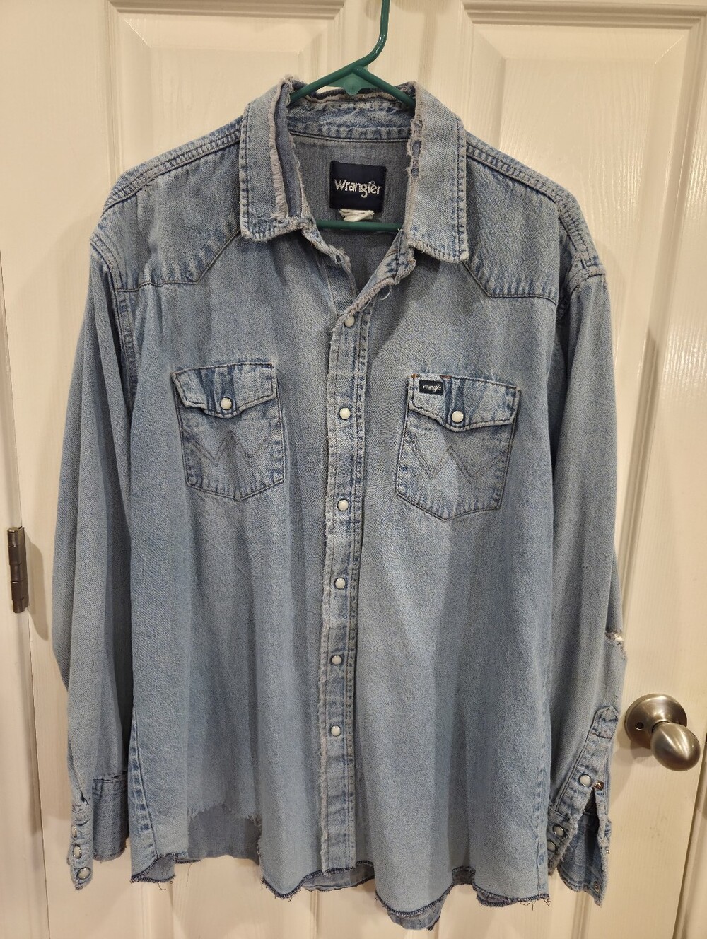 Vtg Wrangler thrashed grunge Denim Shirt Long Sleeve Western Style Blue Sz XL